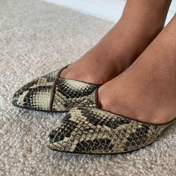 Tory Burch SnakeSkin pointed Toe Flats Size 5.5 - Picture 6 of 15